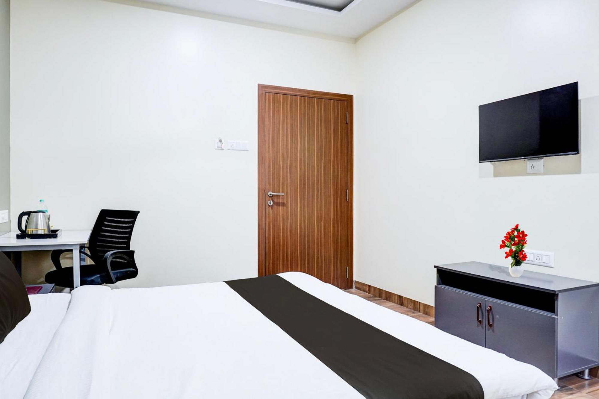 Super Collection O Pashan-Sus Road Baner Formerly Grey Stone Pune Exterior photo